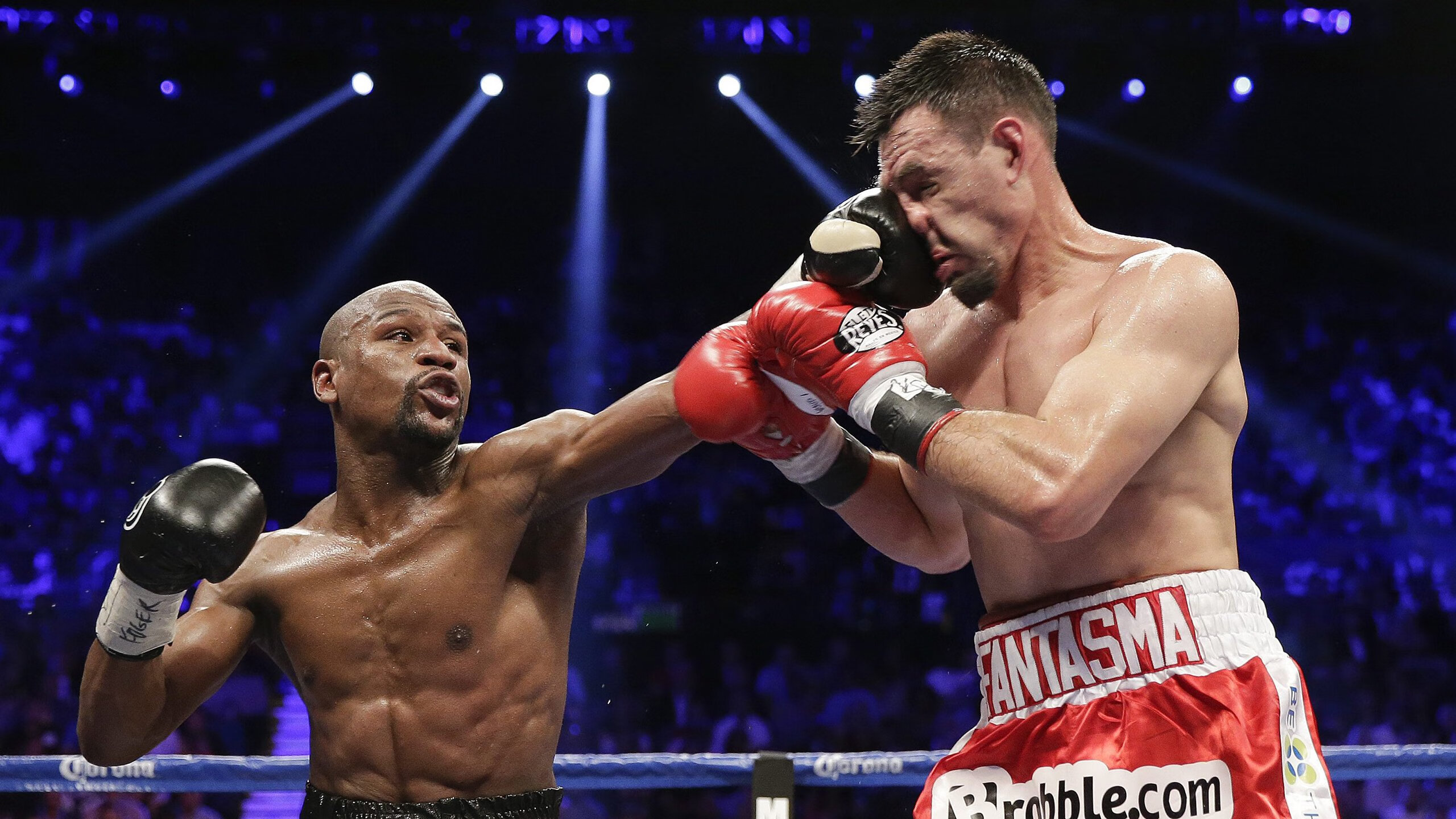 “法甲中游强势反弹，争夺前四名激烈角逐”，法甲中场球员