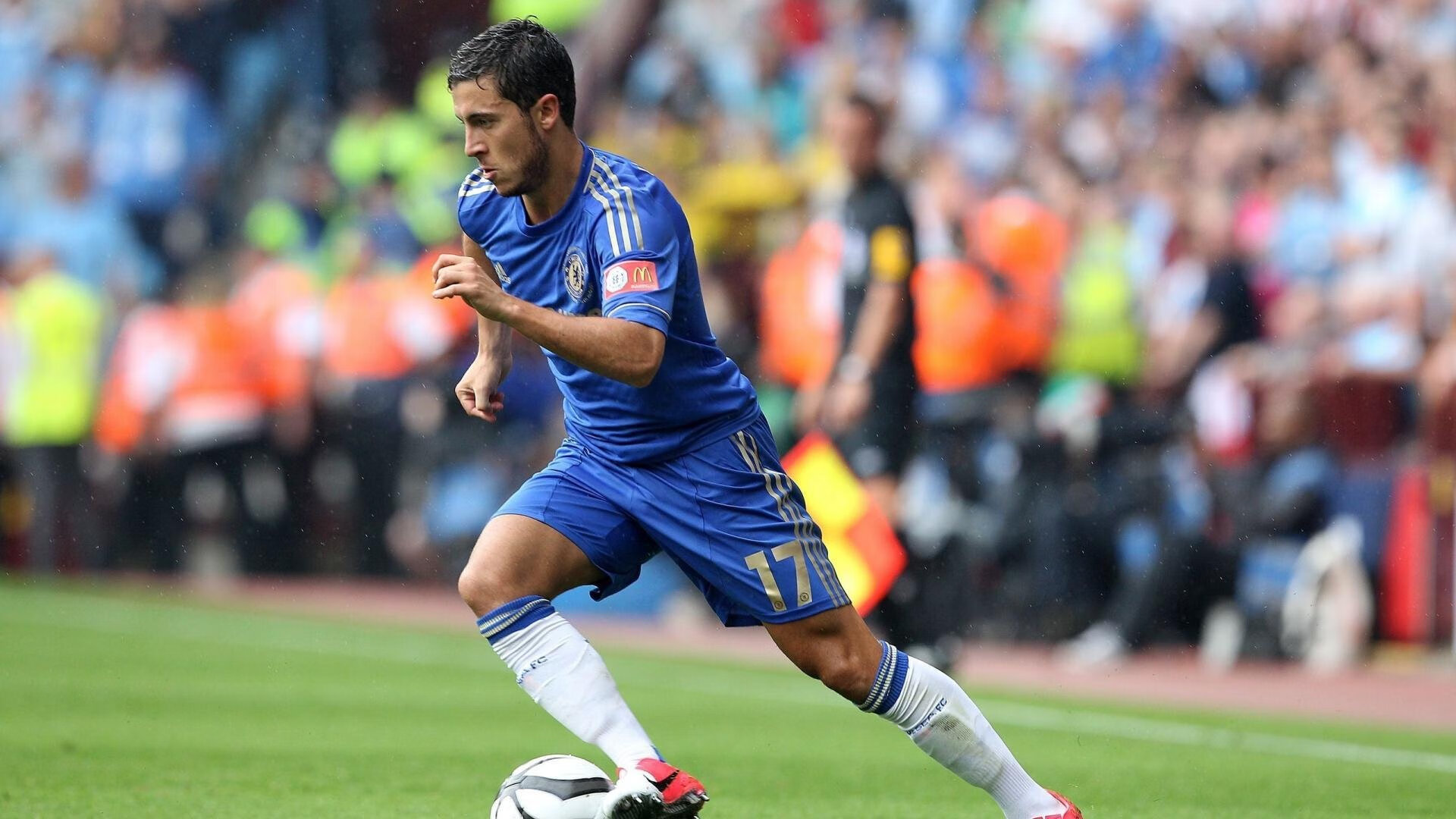 “超级杯激战正酣，广州队逆转夺冠”，超级杯比赛时间